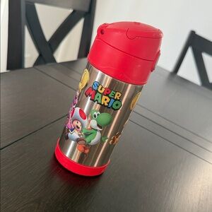 Thermos Super Mario Kids Bottle - Red and Silver